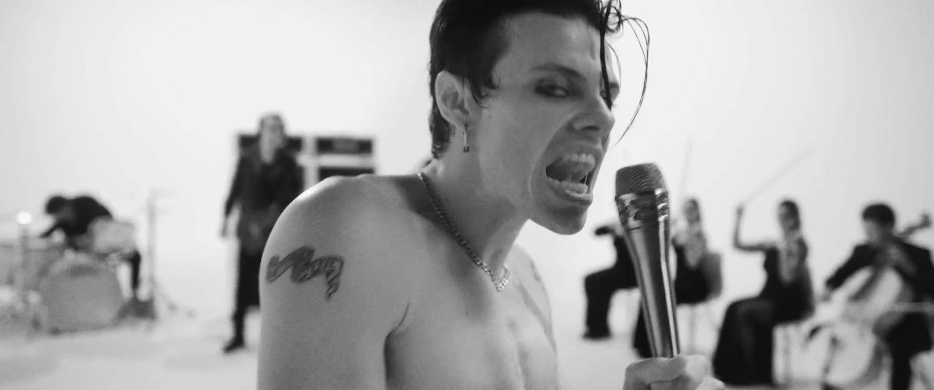 Yungblud - Hello Heaven